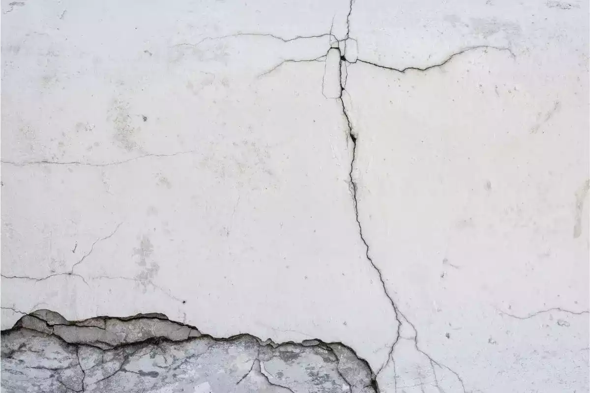 Comment appliquer un enduit sur un mur abîmé ?