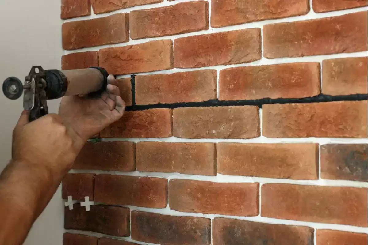 Comment réparer un mur en briques abîmé ?