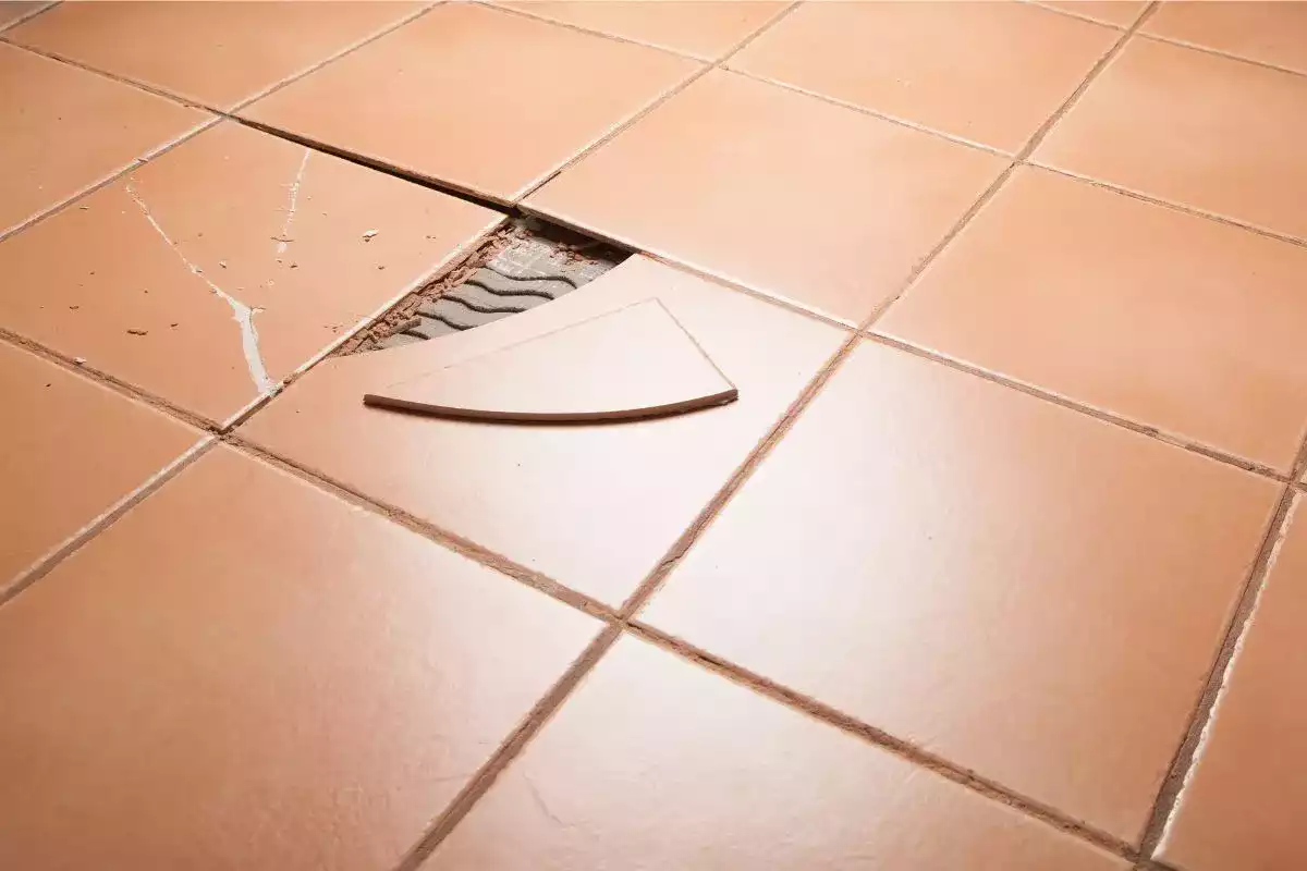 5 techniques pour réparer un carrelage fissuré sans le remplacer