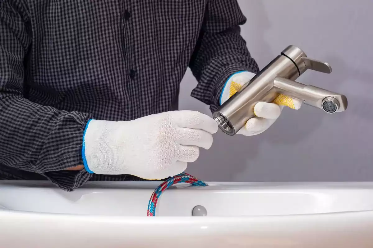 Comment réparer les fuites au niveau du col de votre robinet ?