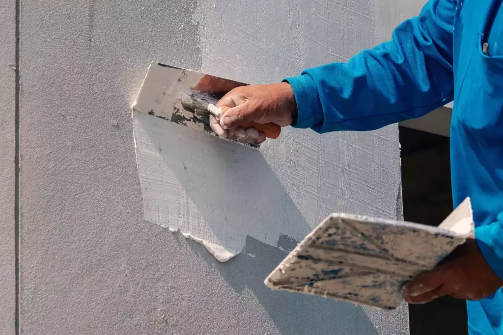 gratter un enduit par temps tres humide