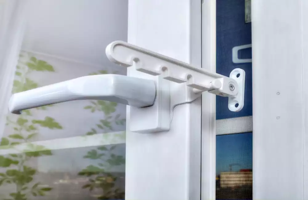 Comment ajouter une poignée extérieure sur une porte-fenêtre PVC  ?