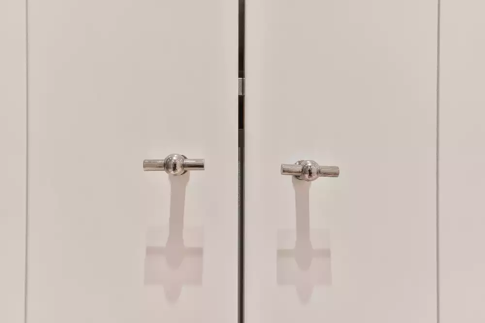 Quels sont les avantages pratiques à utiliser du papier peint sur mesure ?