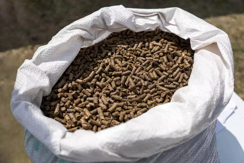 Combien de pellets prévoir pour bien chauffer sa maison ?