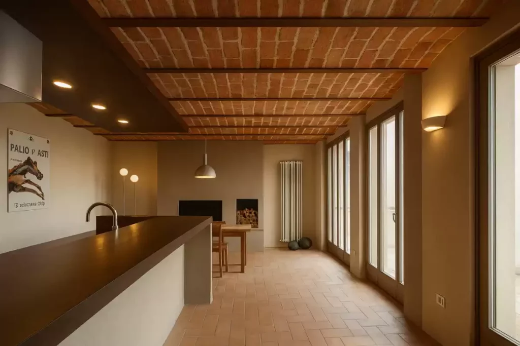 Comment un plafond en briques tient-il