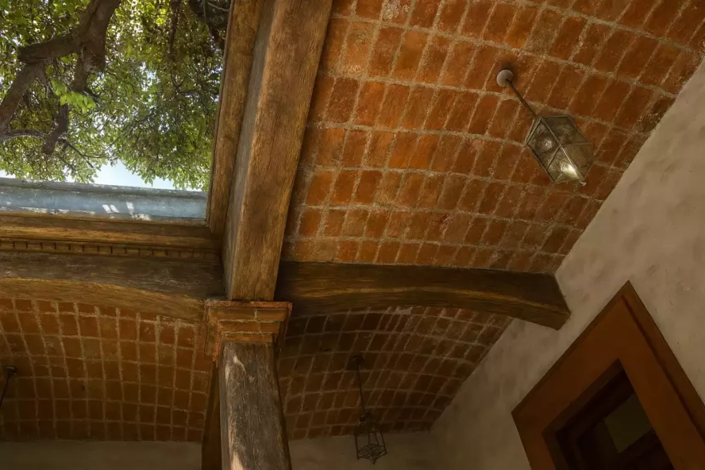 plafond brique