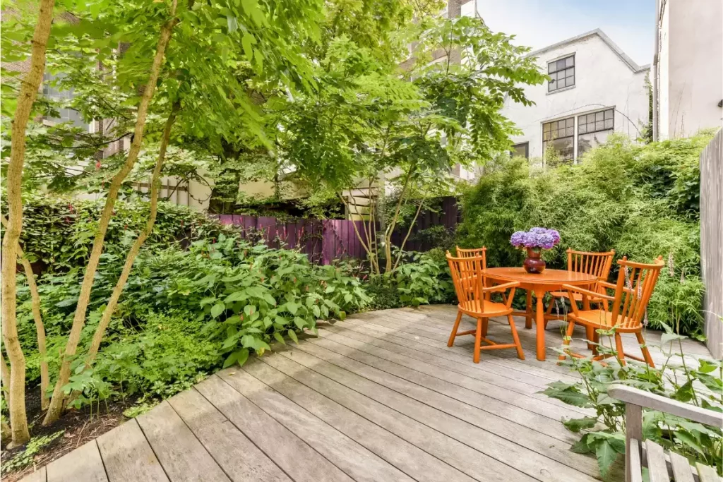 terrasse bois sur plot ou sur dalle beton