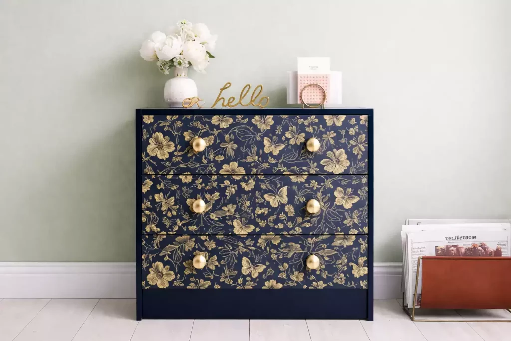 Marouflage, finition et élimination des bulles