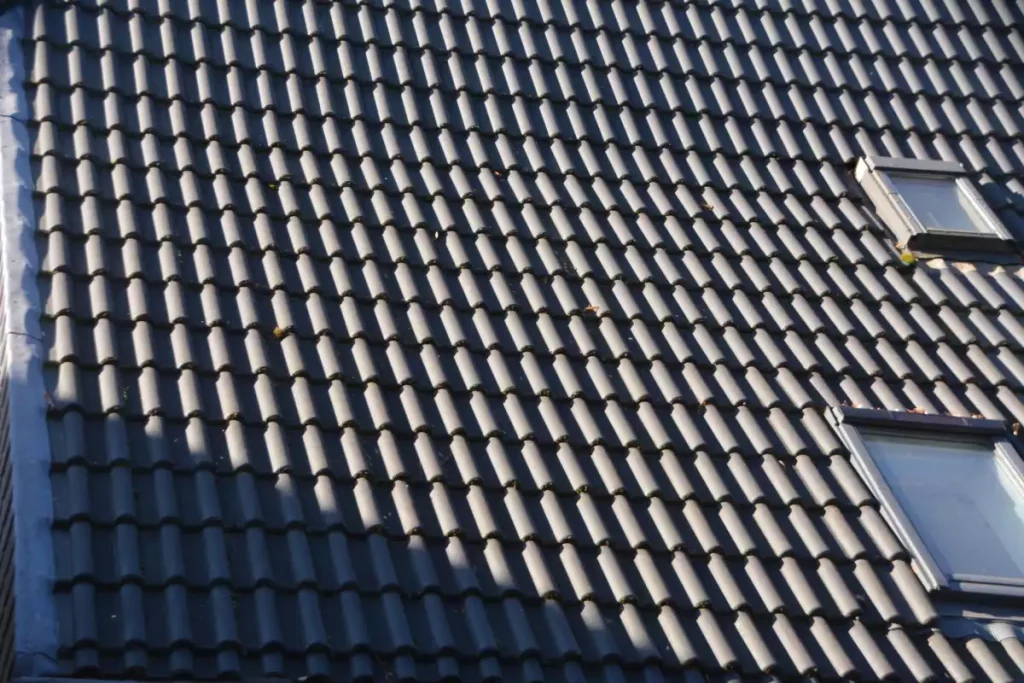 Quelle est la durée de vie d’une peinture de toiture sur une toiture en fibrociment ?