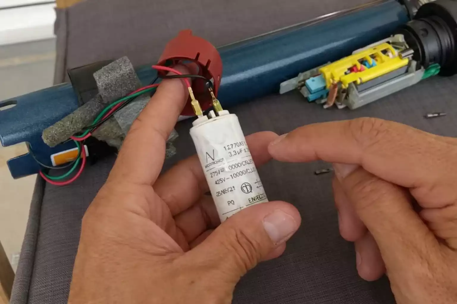 Comment changer un condensateur de volet roulant ?