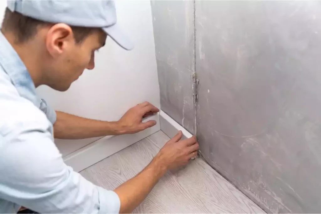 plinthe à 45 degrés sans boîte à onglet