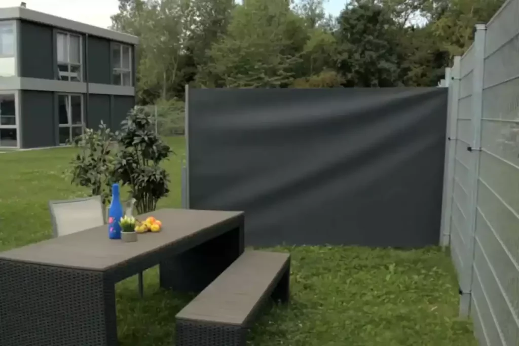 pose de brise-vue rétractable sans mur